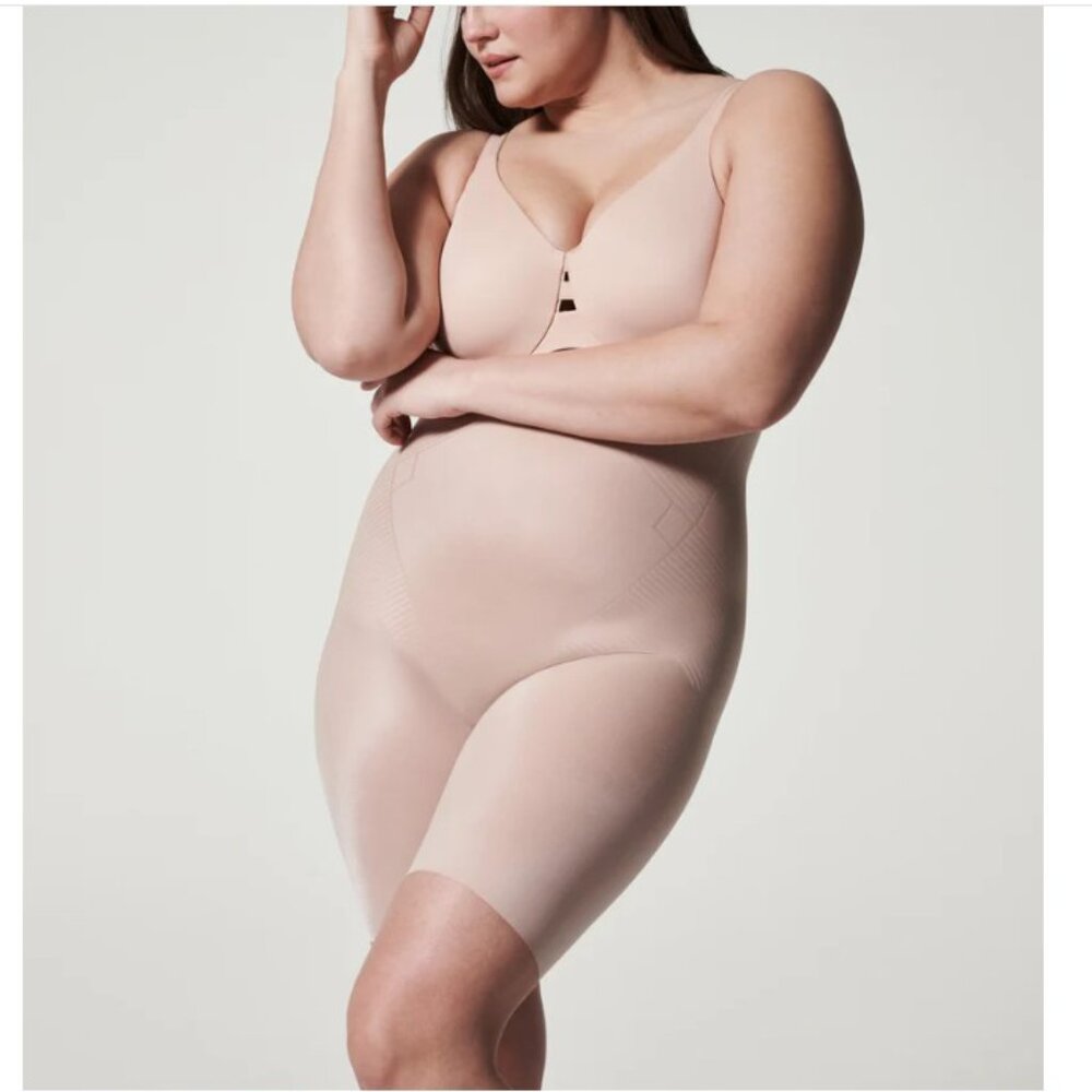 SPANXshape™‎ Invisible High-Waisted Mid-Thigh Short Champagne Beige size 2X
